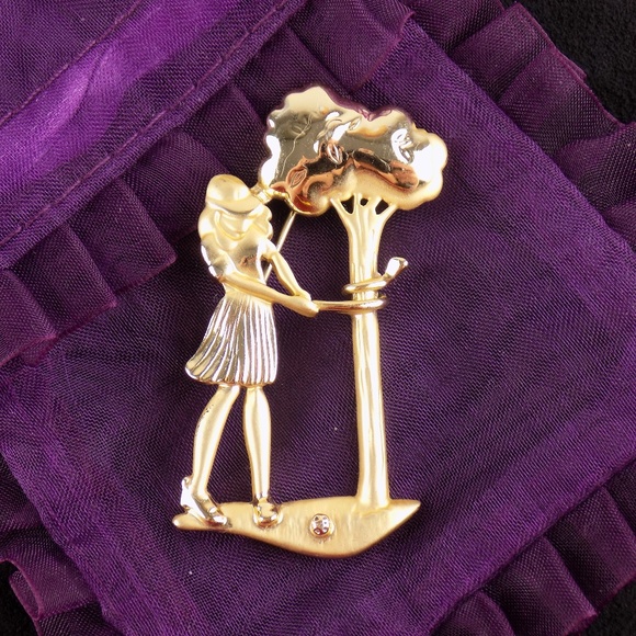 ajc Jewelry - Lady Golfer Brooch Pin Wrapping a Golf Club around